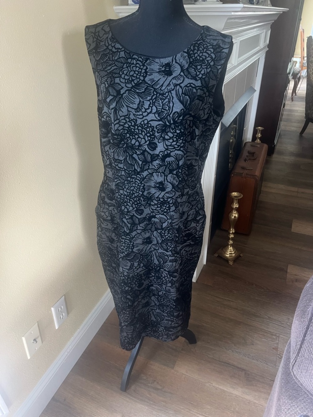 Lands' End Charcoal Grey and Black Floral Burnout Midi Dress. Size 14 Tall. - Picture 2 of 11